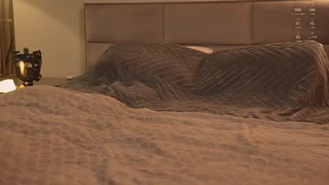 Snapshot of bronnica chatting on 02-05-25, 04:03 Anna online show from 02-05-25, 04:03