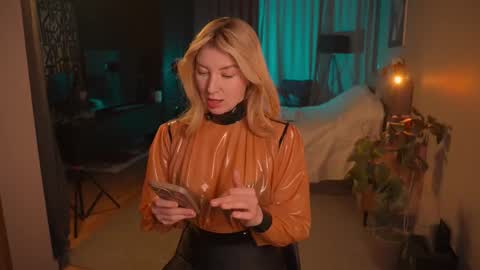 Snapshot of bronnica chatting on 12-16-25, 03:17 Anna online show from 12-16-25, 03:17