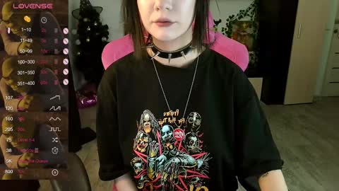 Snapshot of broodmommyy3 chatting on 12-06-24, 12:16 Martha online show from 12-06-24, 12:16