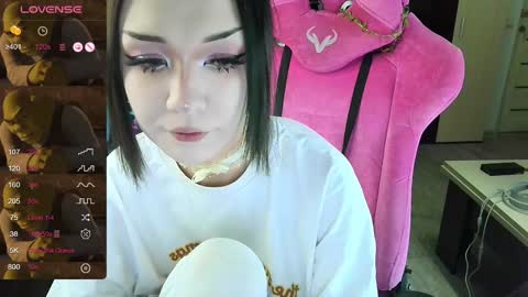 Snapshot of broodmommyy3 chatting on 12-26-24, 10:20 Martha online show from 12-26-24, 10:20