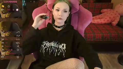 Snapshot of broodmommyy3 chatting on 02-22-25, 03:12 Martha online show from 02-22-25, 03:12