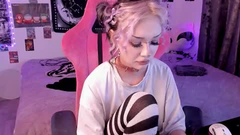 Martha online show from 11-21-25, 01:54