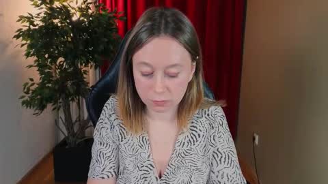 Snapshot of brooke_evans_ chatting on 11-15-25, 09:00 Brooke online show from 11-15-25, 09:00