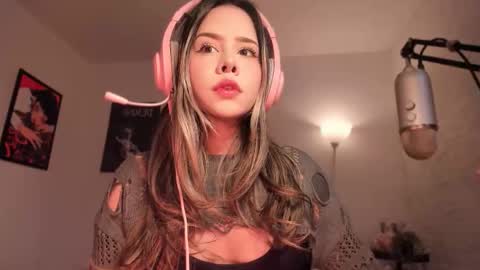 Snapshot of brooklyn_baby_ chatting on 01-10-26, 08:54 Nat Independent model Please help me to reach 200 thumbs up online show from 01-10-26, 08:54