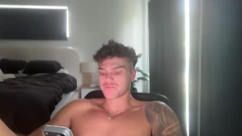 Snapshot of brooklyntay chatting on 02-03-26, 11:43 BrooklynTay online show from 02-03-26, 11:43