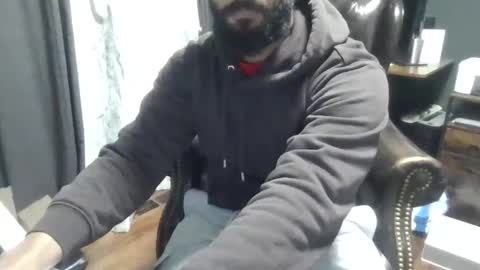 Snapshot of brownbd32 chatting on 10-27-25, 05:11 brownbd32 online show from 10-27-25, 05:11