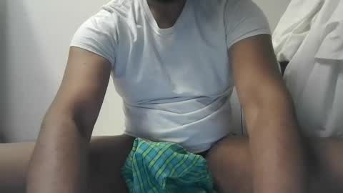 Snapshot of brownbd32 chatting on 11-10-25, 05:06 brownbd32 online show from 11-10-25, 05:06