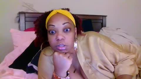 Snapshot of brownroundrenee chatting on 05-19-26, 09:37 brownroundrenee online show from 05-19-26, 09:37