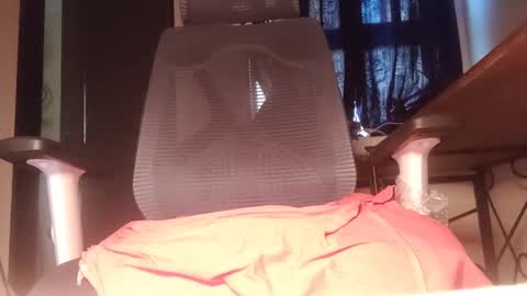 Snapshot of brownuncut3019 chatting on 01-18-25, 12:04 brownuncut3019 online show from 01-18-25, 12:04