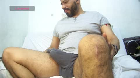 Snapshot of bruce_bigg chatting on 04-24-26, 06:38 Bruce online show from 04-24-26, 06:38