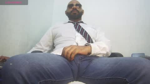 Snapshot of bruce_bigg chatting on 05-04-26, 12:39 Bruce online show from 05-04-26, 12:39