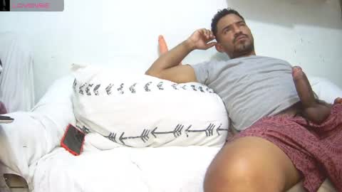 Snapshot of bruce_bigg chatting on 06-08-26, 12:14 Bruce online show from 06-08-26, 12:14