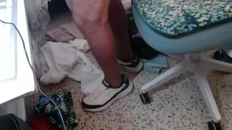 Snapshot of bruceb124u chatting on 11-12-25, 01:00 bruceb124u online show from 11-12-25, 01:00