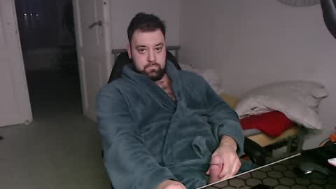 Bruce online show from 12-22-24, 04:06