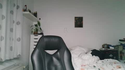 Bruce online show from 10-19-25, 07:03