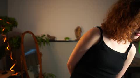 Snapshot of brunaeveritt chatting on 04-24-26, 02:41 Tess online show from 04-24-26, 02:41