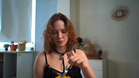 Snapshot of brunaeveritt chatting on 05-24-26, 02:11 Tess online show from 05-24-26, 02:11