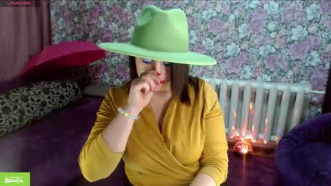 Snapshot of brunette7786 chatting on 05-03-26, 09:10 Julia online show from 05-03-26, 09:10