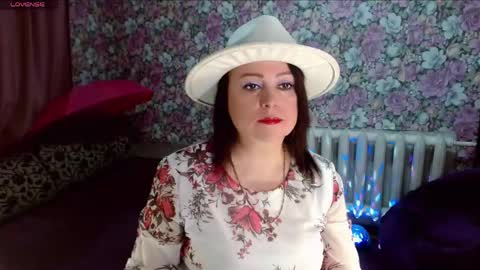 Snapshot of brunette7786 chatting on 05-15-26, 09:11 Julia online show from 05-15-26, 09:11