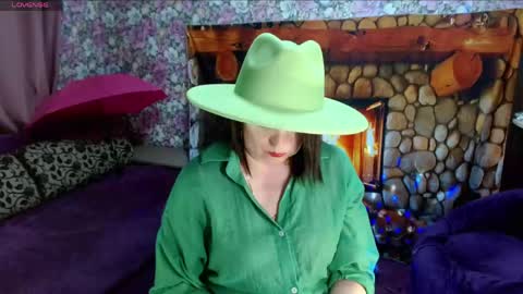 Snapshot of brunette7786 chatting on 05-20-26, 09:21 Julia online show from 05-20-26, 09:21