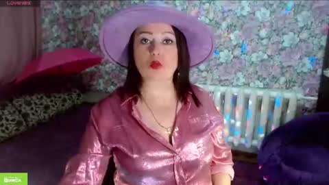 Snapshot of brunette7786 chatting on 06-11-26, 10:30 Julia online show from 06-11-26, 10:30