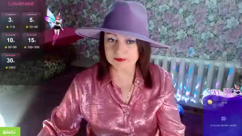 Snapshot of brunette7786 chatting on 07-10-26, 10:01 Julia online show from 07-10-26, 10:01