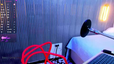 Snapshot of brunette_zoe chatting on 05-17-26, 01:07 ZOE online show from 05-17-26, 01:07