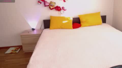 Ellis online show from 10-13-25, 05:07