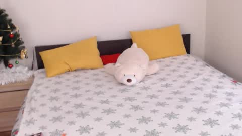 Snapshot of brunettgirl_ chatting on 12-22-25, 07:49 Ellis online show from 12-22-25, 07:49