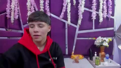 Snapshot of bruno_cruz chatting on 12-18-25, 02:17 Bruno Cruz online show from 12-18-25, 02:17