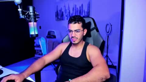 Snapshot of bruno_diaz31 chatting on 10-27-25, 04:49 Bruno online show from 10-27-25, 04:49