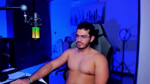 Snapshot of bruno_diaz31 chatting on 11-18-25, 10:36 Bruno online show from 11-18-25, 10:36