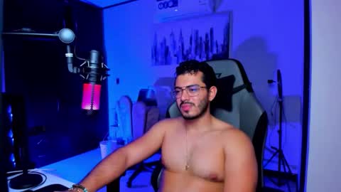 Snapshot of bruno_diaz31 chatting on 11-25-25, 04:34 Bruno online show from 11-25-25, 04:34