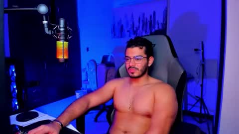 Snapshot of bruno_diaz31 chatting on 11-28-25, 04:48 Bruno online show from 11-28-25, 04:48