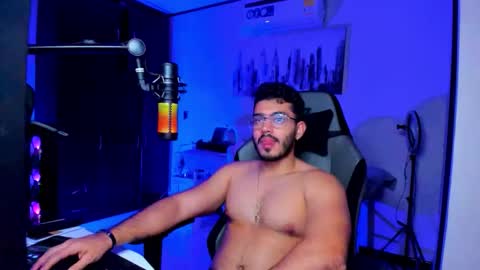 Snapshot of bruno_diaz31 chatting on 12-15-25, 04:39 Bruno online show from 12-15-25, 04:39