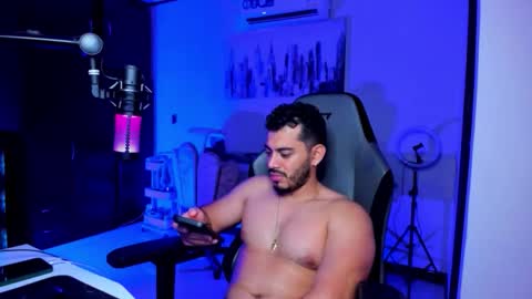 Snapshot of bruno_diaz31 chatting on 04-30-26, 04:19 Bruno online show from 04-30-26, 04:19