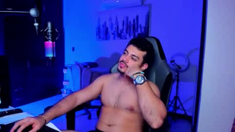 Snapshot of bruno_diaz31 chatting on 05-14-26, 04:19 Bruno online show from 05-14-26, 04:19