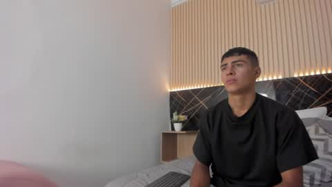 Snapshot of bruno_fox_ chatting on 06-18-26, 07:18 Bruno online show from 06-18-26, 07:18