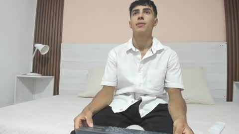 Snapshot of bruno_fox_ chatting on 07-20-26, 08:22 Bruno online show from 07-20-26, 08:22