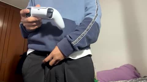 Snapshot of brunosex96 chatting on 11-24-25, 07:35 brunosex96 online show from 11-24-25, 07:35