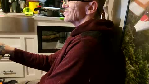 Steve... aka SkinnieDippin aka TimberTramp online show from 02-23-25, 06:39