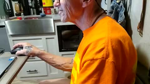 Steve... aka SkinnieDippin aka TimberTramp online show from 03-03-25, 07:10