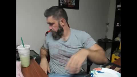 Snapshot of brutalmaster1983 chatting on 10-27-25, 07:40 BRUTALMASTER1983 online show from 10-27-25, 07:40