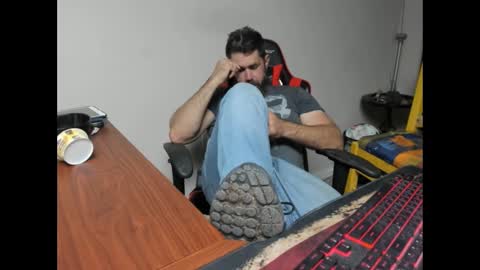 Snapshot of brutalmaster1983 chatting on 11-04-25, 07:46 BRUTALMASTER1983 online show from 11-04-25, 07:46