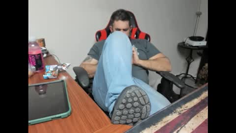 Snapshot of brutalmaster1983 chatting on 11-25-25, 10:43 BRUTALMASTER1983 online show from 11-25-25, 10:43