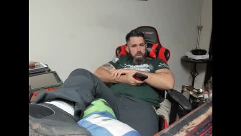 BRUTALMASTER1983 online show from 12-23-25, 05:27