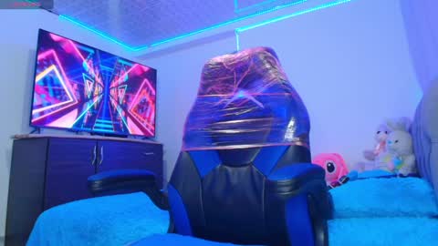 BRYAM INDEPENDENT MODEL online show from 01-04-25, 04:12