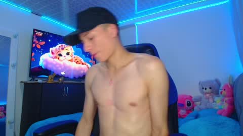 BRYAM INDEPENDENT MODEL online show from 01-23-25, 02:33