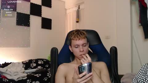 Snapshot of bryamado chatting on 01-21-25, 12:36 bryamado online show from 01-21-25, 12:36