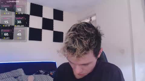 Snapshot of bryamado chatting on 09-10-25, 12:38 bryamado online show from 09-10-25, 12:38